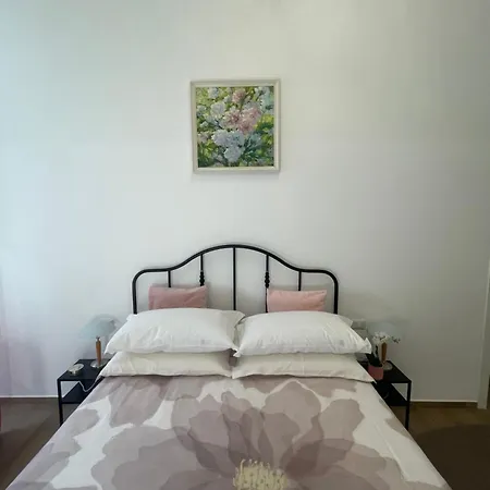 Margherita Bari-napoli, 57 *